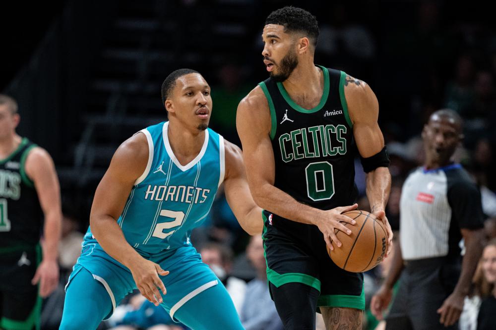 自19年阿里以来，马丁是欧冠半决赛单场两送助攻最年轻的球员.